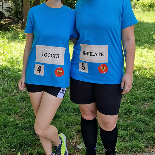 Magliette blu con stampa personalizzata per squadra