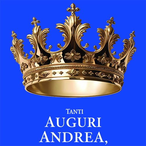 Maglietta blu con corona dorata e scritta Tanti auguri